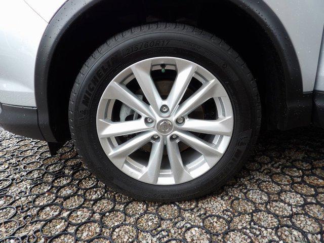 Photo of 2018 Brilliant Silver Nissan Rogue Sport