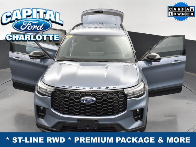 Photo of 2025 VAPOR BLUE Ford Explorer