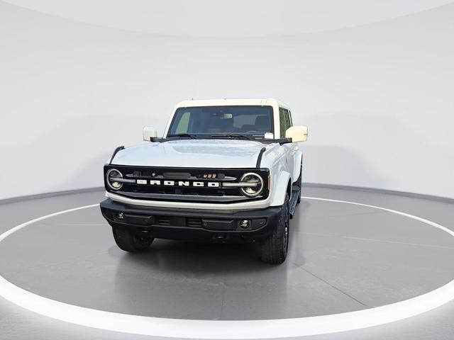 Photo of 2025 OXFORD WHITE Ford Bronco