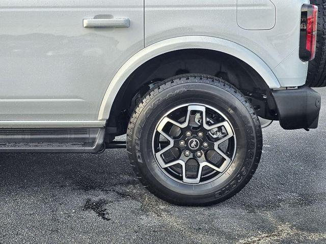 Photo of 2025 OXFORD WHITE Ford Bronco