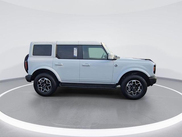 Photo of 2025 OXFORD WHITE Ford Bronco
