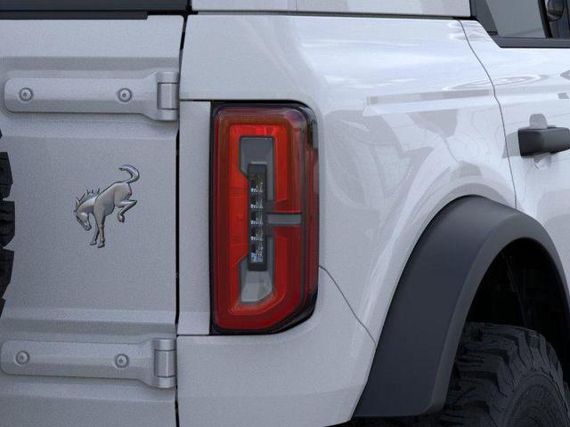 Photo of 2025 OXFORD WHITE Ford Bronco