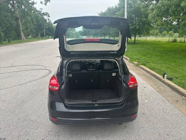 Photo of 2015 Tuxedo Black Ford Focus