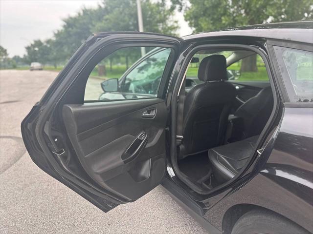 Photo of 2015 Tuxedo Black Ford Focus