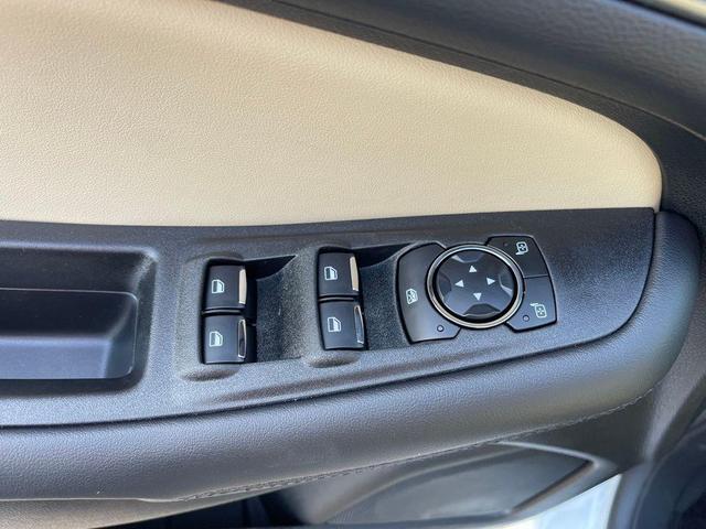 Photo of 2024 Oxford White Ford Edge