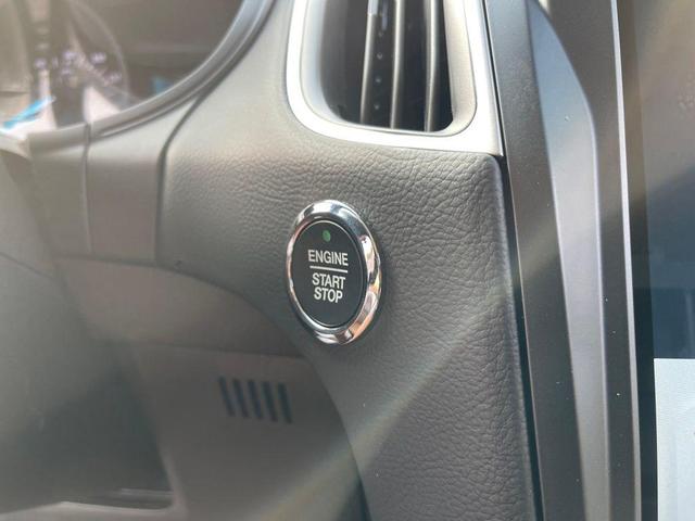 Photo of 2024 Oxford White Ford Edge