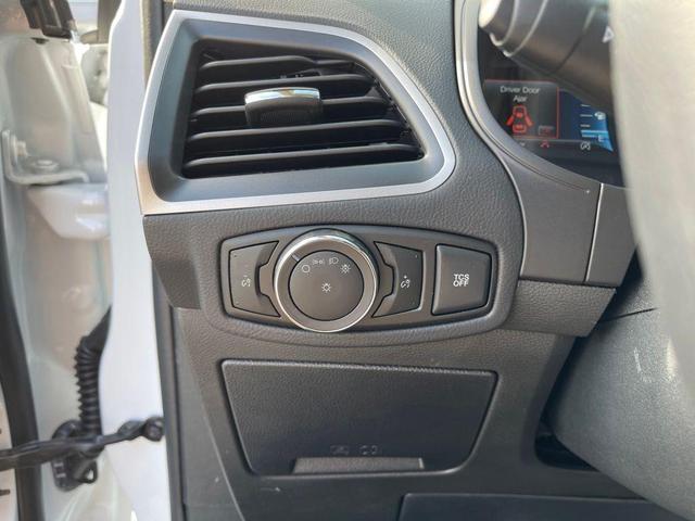 Photo of 2024 Oxford White Ford Edge