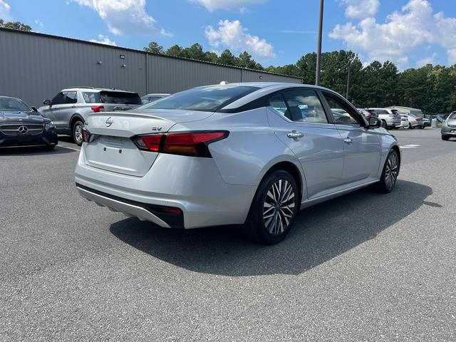 Photo of 2023 Brilliant Silver Metallic Nissan Altima