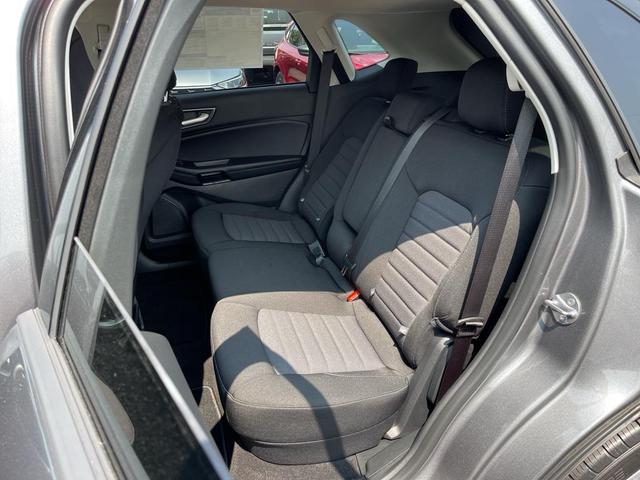 Photo of 2024 Carbonized Gray Metallic Ford Edge