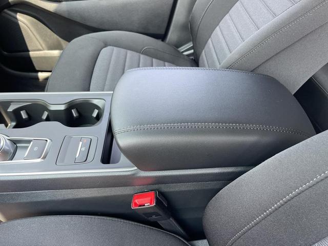 Photo of 2024 Carbonized Gray Metallic Ford Edge