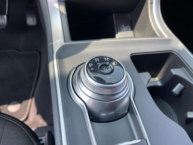 Photo of 2024 Carbonized Gray Metallic Ford Edge