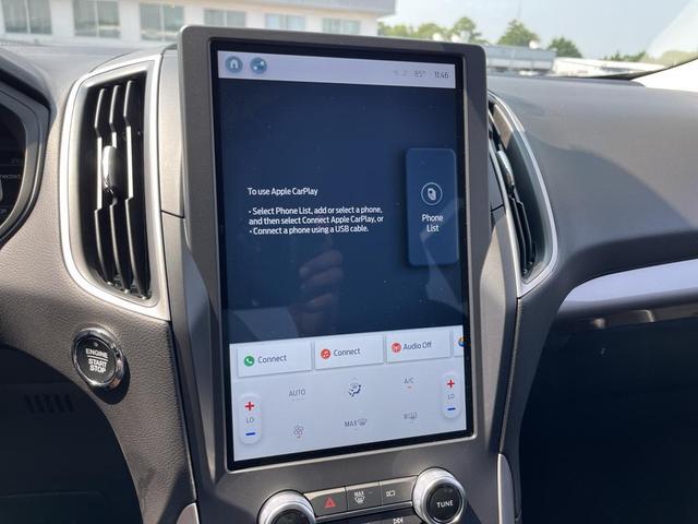 Photo of 2024 Carbonized Gray Metallic Ford Edge