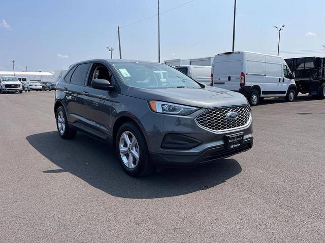 Photo of 2024 Carbonized Gray Metallic Ford Edge