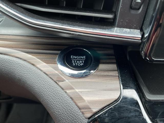 Photo of 2024 Carbonized Gray Metallic Ford Explorer