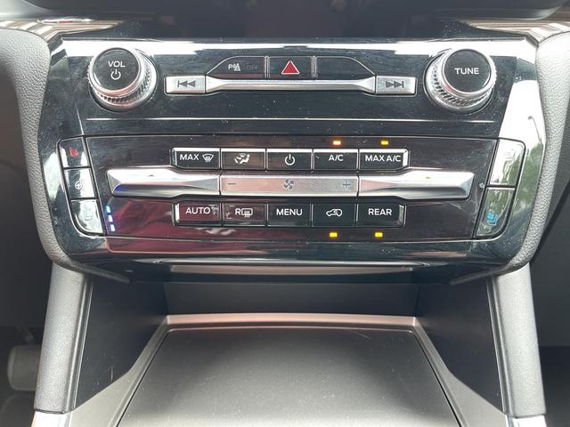 Photo of 2024 Carbonized Gray Metallic Ford Explorer
