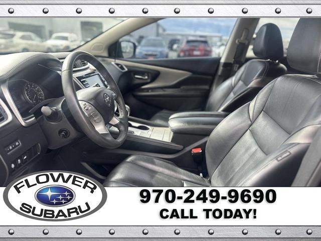 Photo of 2017 Magnetic Black Metallic Nissan Murano