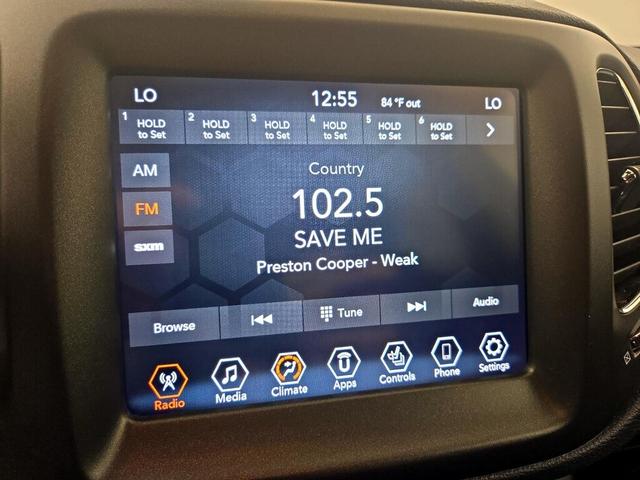 Photo of 2019 White Jeep Compass
