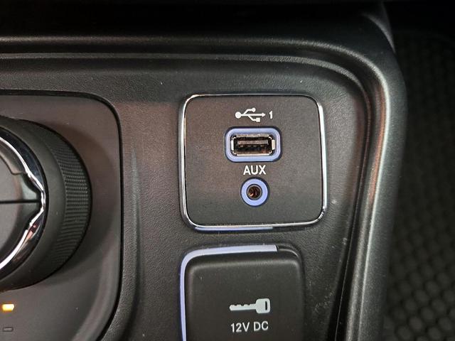 Photo of 2019 White Jeep Compass