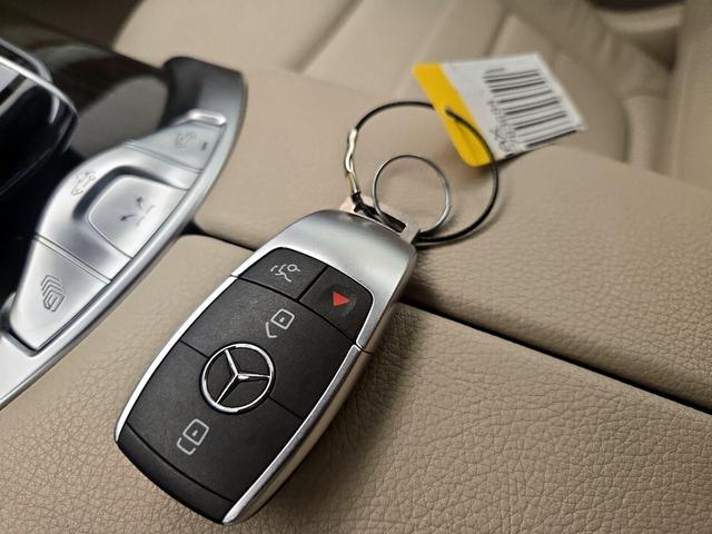 Photo of 2019 White Mercedes-Benz C-Class