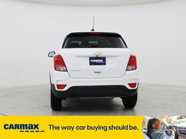 Photo of 2022 White Chevrolet Trax