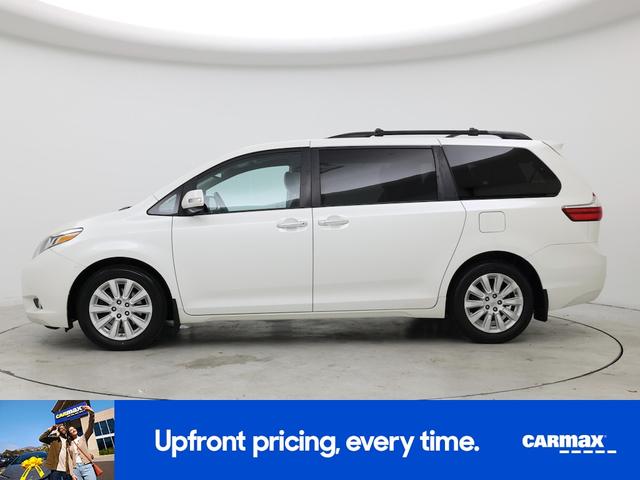 Photo of 2015 White Toyota Sienna