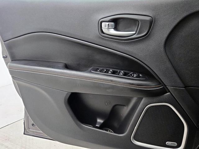 Photo of 2021 Gray Jeep Compass