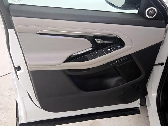 Photo of 2020 White Land Rover Range Rover Evoque