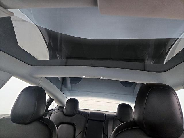 Photo of 2018 Black Tesla Model 3