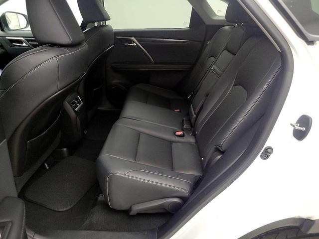 Photo of 2022 White Lexus RX 350