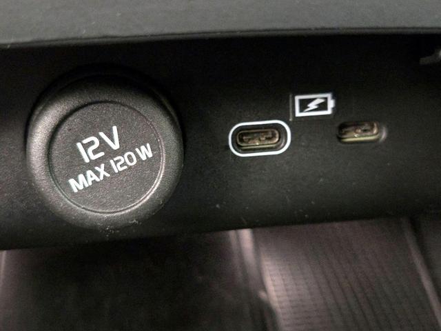Photo of 2023 Green Volvo XC40