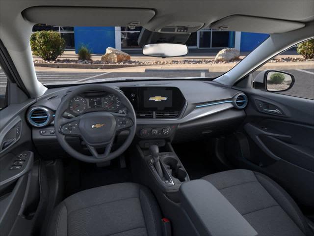 Photo of 2025 White Chevrolet Trax