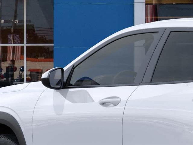 Photo of 2025 White Chevrolet Trax