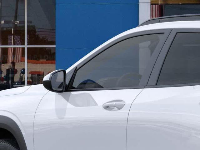 Photo of 2026 Summit White Chevrolet Trax
