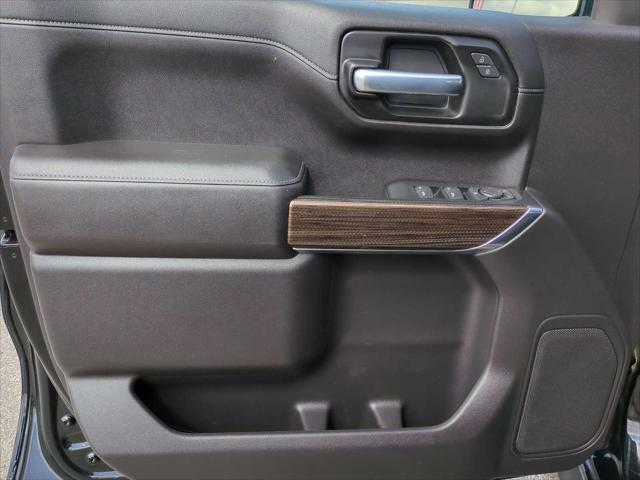 Photo of 2021 Black Chevrolet Silverado 1500