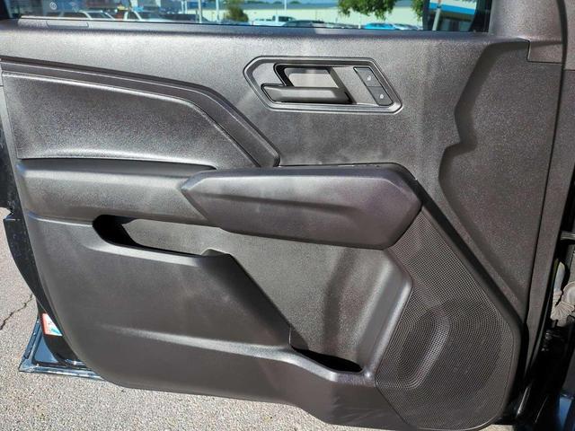 Photo of 2023 Black Chevrolet Colorado