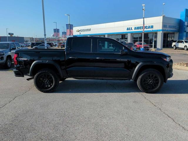 Photo of 2023 Black Chevrolet Colorado