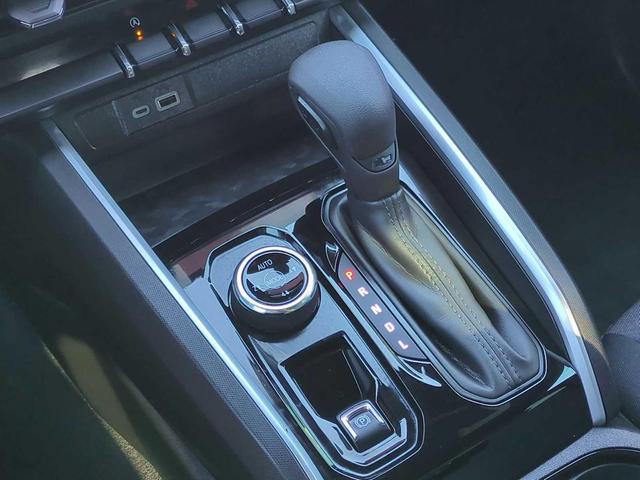 Photo of 2023 Black Chevrolet Colorado