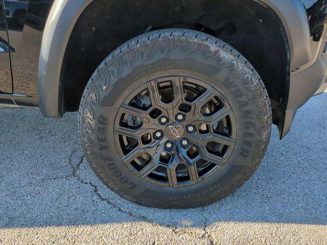 Photo of 2023 Black Chevrolet Colorado
