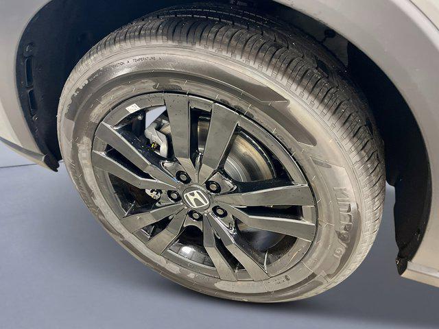 Photo of 2026 Urban Gray Pearl Honda HR-V