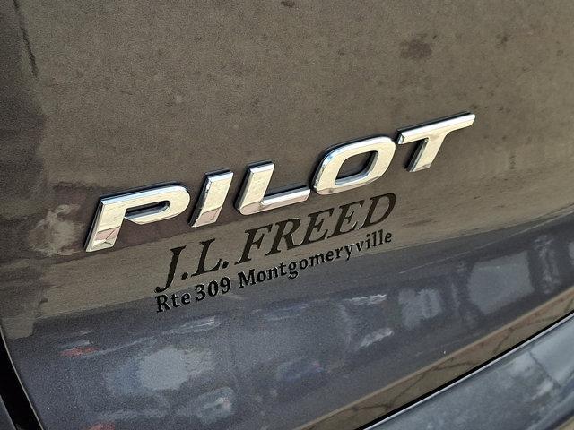 Photo of 2022 Modern Steel Metallic Honda Pilot