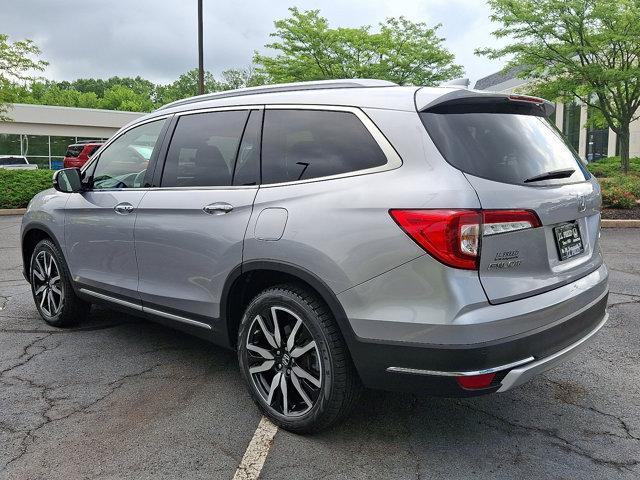 Photo of 2022 Lunar Silver Metallic Honda Pilot
