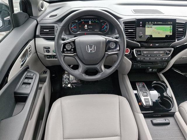 Photo of 2022 Lunar Silver Metallic Honda Pilot