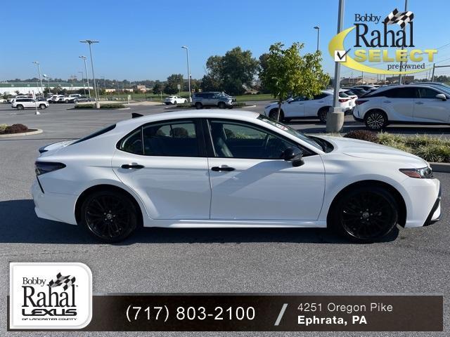 Photo of 2021 Super White Toyota Camry