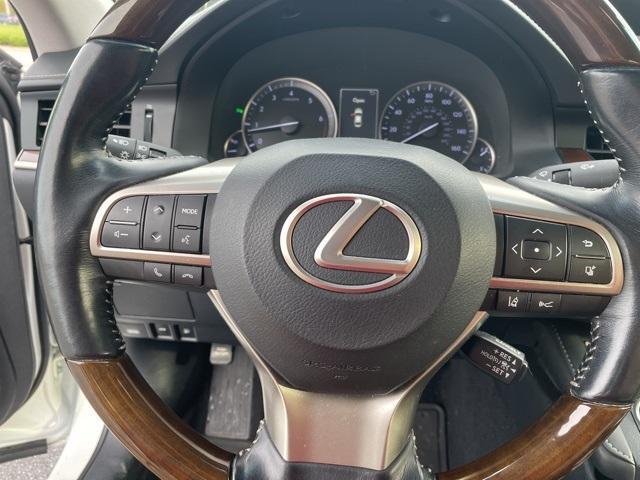 Photo of 2017 Eminent White Pearl Lexus ES 350