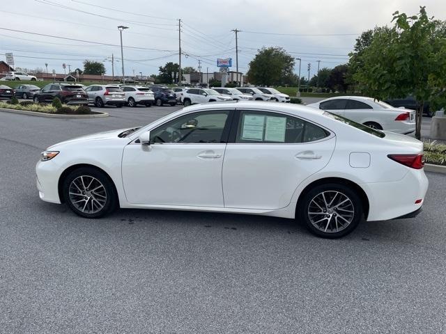 Photo of 2017 Eminent White Pearl Lexus ES 350