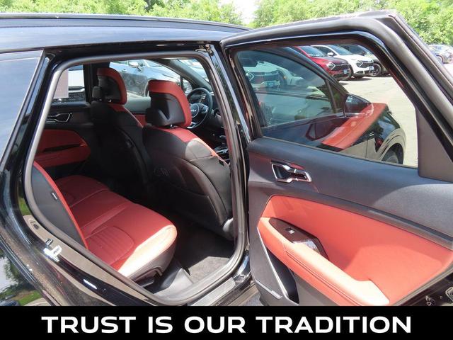 Photo of 2024 Ebony Black Kia Sportage