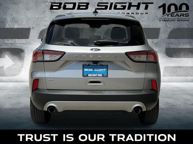 Photo of 2022 Iconic Silver Metallic Ford Escape