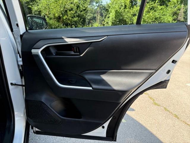 Photo of 2022 White Toyota RAV4