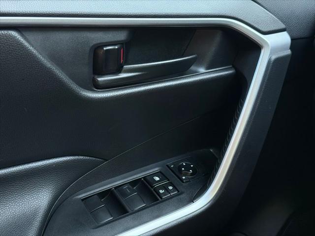 Photo of 2022 White Toyota RAV4