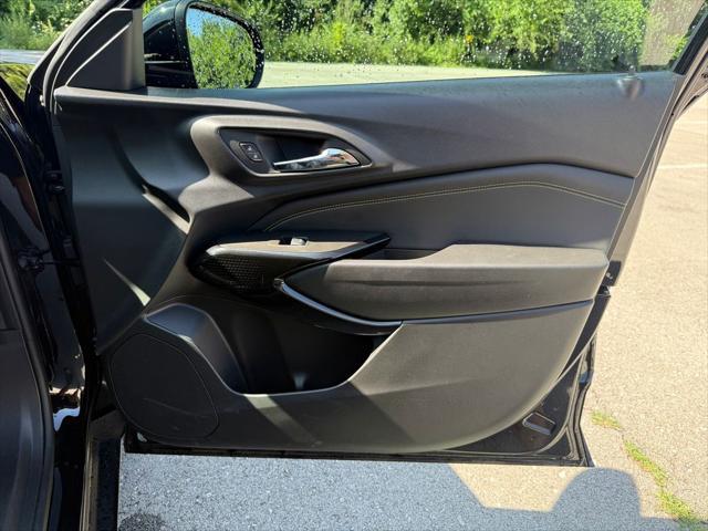 Photo of 2025 Mosaic Black Metallic Chevrolet Trax